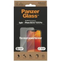 PanzerGlass Ultra-Wide Fit Anti-Bacterial Screenprotector incl. applicator iPhone 14