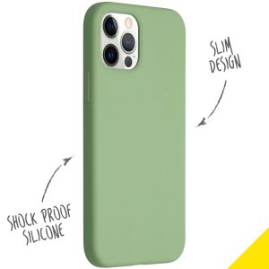 Accezz Liquid Silicone Backcover iPhone 12 (Pro) - Groen