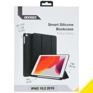 Accezz Smart Silicone Bookcase voor iPad 9 (2021) 10.2 inch / iPad 8 (2020) 10.2 inch / iPad 7 (2019) 10.2 inch - Zwart