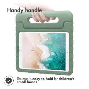 Accezz Kidsproof Backcover met handvat iPad 9 (2021) 10.2 inch / iPad 8 (2020) 10.2 inch / iPad 7 (2019) 10.2 inch - Olijfgroen
