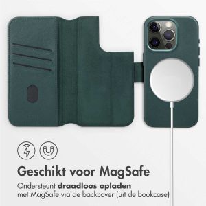 Accezz Leather Bookcase 2-in-1 met MagSafe iPhone 15 Pro - Cedar Green