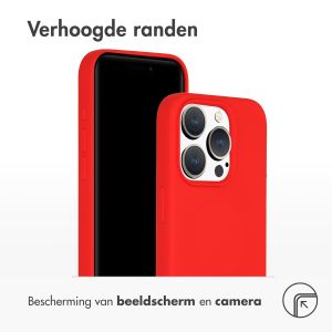 Accezz Liquid Silicone Backcover met MagSafe iPhone 15 Pro - Rood
