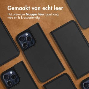 Accezz Premium Leather Slim Bookcase iPhone 15 Pro - Zwart