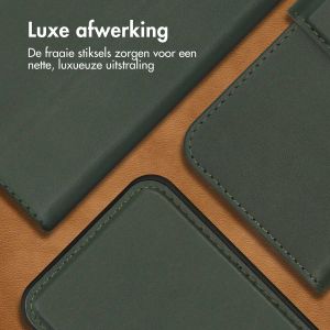 Accezz Premium Leather 2 in 1 Wallet Bookcase iPhone 15 Pro - Groen