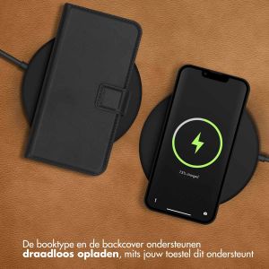 Accezz Premium Leather 2 in 1 Wallet Bookcase iPhone SE (2022 / 2020) / 8 / 7 / 6(s) - Zwart