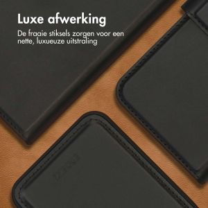Accezz Premium Leather 2 in 1 Wallet Bookcase iPhone 15 Pro - Zwart